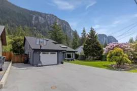 38582 Westway Avenue, Squamish, BC