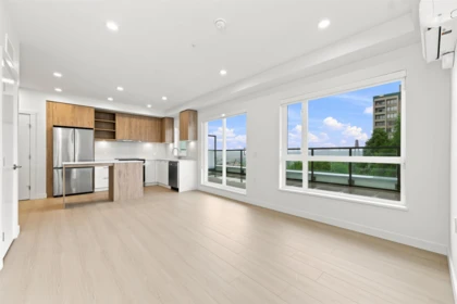 Breakfast Nook Photo of 423 82 First Street, New Westminster, BC