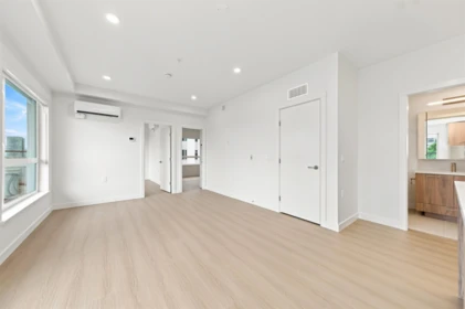 Pantry Photo of 423 82 First Street, New Westminster, BC