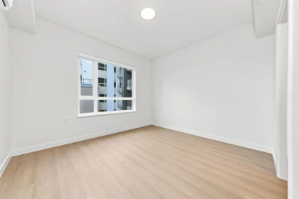Primary Bedroom Photo of 423 82 First Street, New Westminster, BC