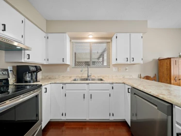 17213 59a Avenue, Surrey, BC, Surrey — Half Duplex for sale