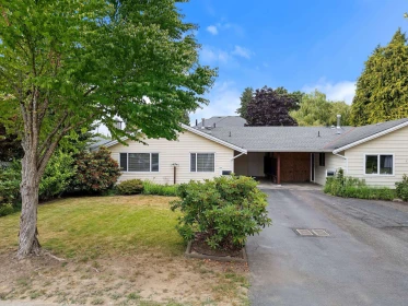 17213 59a Avenue, Surrey, BC, Surrey — Half Duplex for sale