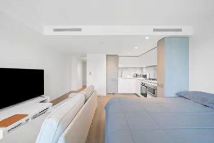Kitchen Island Photo of 1903 1111 Richards Street, Vancouver, BC