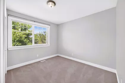 Basement Recreation Room Photo of 19442 67a Avenue, Surrey, BC