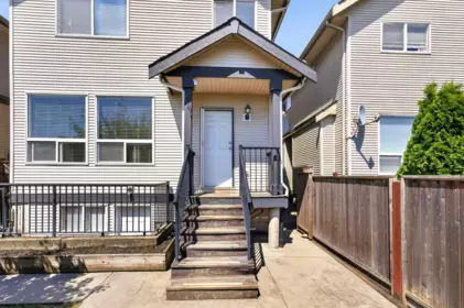Hot Tub / Spa Photo of 19442 67a Avenue, Surrey, BC