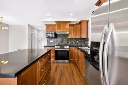 Kitchen Photo of 19442 67a Avenue, Surrey, BC