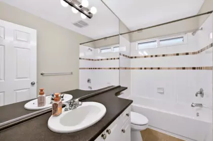 Mudroom Photo of 19442 67a Avenue, Surrey, BC