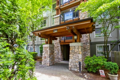 301 2966 Silver Springs Boulevard, Coquitlam, BC, Coquitlam — Apartment/Condo for sale