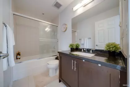 Entry Foyer Photo of 39 6956 193 Street, Surrey, BC