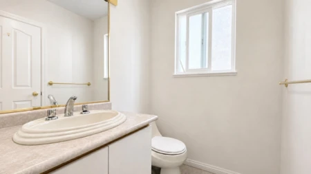 Breakfast Nook Photo of 3211 Queens Avenue, Vancouver, BC