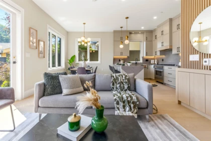 2 1826 E 2nd Avenue, Vancouver, BC, Vancouver — Half Duplex for sale