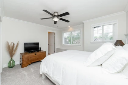 Basement Recreation Room Photo of 3876 154 Street, Surrey, BC