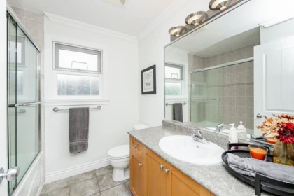 Entry Foyer Photo of 3876 154 Street, Surrey, BC