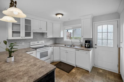 A 46538 Rolinde Crescent, Chilliwack, BC, Chilliwack — Half Duplex for sale