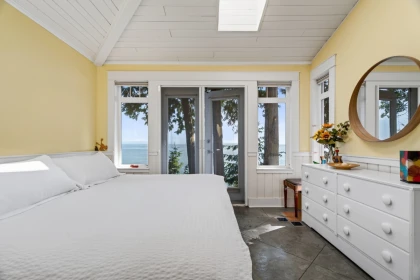 Breakfast Nook Photo of 105 Island Park Drive, Galiano Island, BC