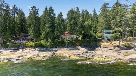 Living Room Photo of 105 Island Park Drive, Galiano Island, BC