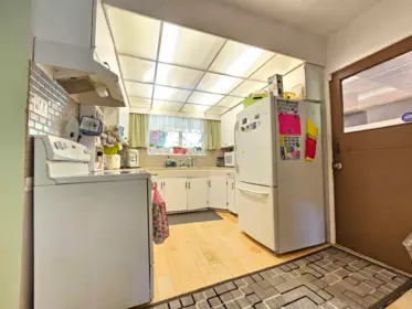 Primary Bedroom Photo of 435 E Osborne Road, North Vancouver, BC