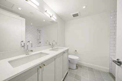 Guest Bathroom Photo of 1 5819 Highbury Street, Vancouver, BC