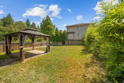 Kitchen Island Photo of 23190 122 Avenue, Maple Ridge, BC