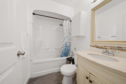 Mudroom Photo of 23190 122 Avenue, Maple Ridge, BC