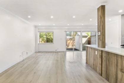 Breakfast Nook Photo of 139 15215 105 Avenue, Surrey, BC