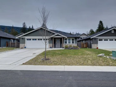 1028 Celia Crescent, Gibsons, BC, Gibsons — Single Family Residence for sale