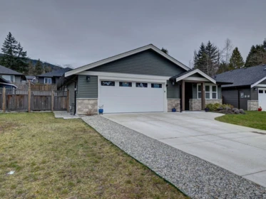 1028 Celia Crescent, Gibsons, BC, Gibsons — Single Family Residence for sale