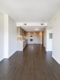 407 4720 Lougheed Highway, Burnaby, BC, Burnaby — Apartment/Condo for sale