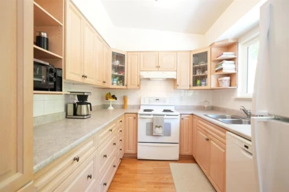 Kitchen Island Photo of 646 E Windsor Road, North Vancouver, BC