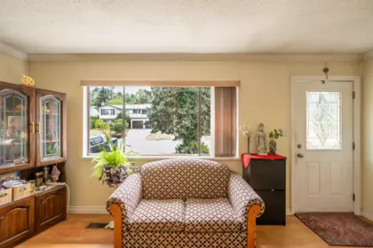 Kitchen Photo of 13389 Crestview Drive, Surrey, BC