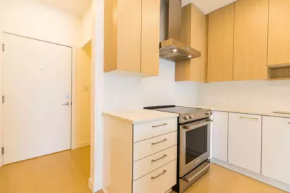 217 5460 Broadway, Burnaby, BC, Burnaby — Apartment/Condo for sale
