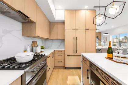 Kitchen Island Photo of 2 7353 12th Avenue, Burnaby, BC