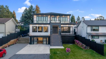 Living Room Photo of 13390 112a Avenue, Surrey, BC