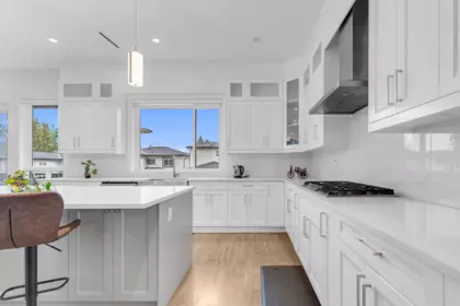 Kitchen Island Photo of 13995 79a Avenue, Surrey, BC