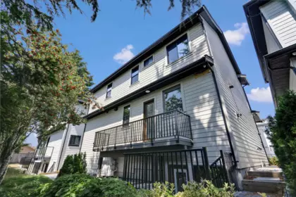 Community Amenities Photo (Clubhouse) of 15636 23a Avenue, Surrey, BC
