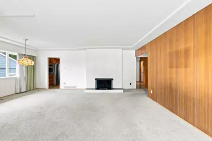 Living Room Photo of 535 Ailsa Avenue, Port Moody, BC