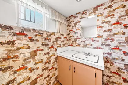 Mudroom Photo of 535 Ailsa Avenue, Port Moody, BC