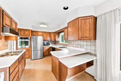 Primary Bedroom Photo of 535 Ailsa Avenue, Port Moody, BC