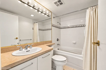 Office / Den Photo of 17D 139 Drake Street, Vancouver, BC