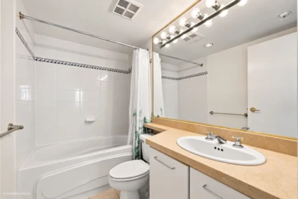 Powder Room Photo of 17D 139 Drake Street, Vancouver, BC