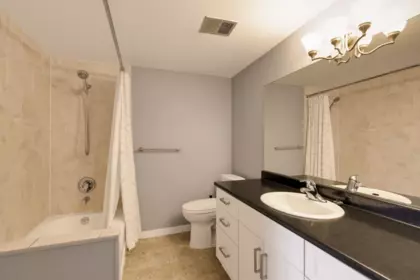 Hallway Photo of 1303 2060 Bellwood Avenue, Burnaby, BC
