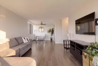 Walk-In Closet Photo of 1303 2060 Bellwood Avenue, Burnaby, BC