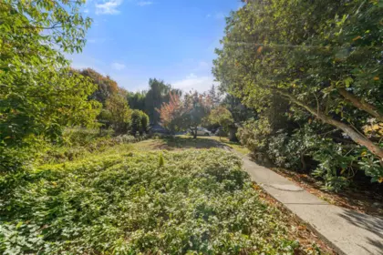 652 W 14th Street, North Vancouver, BC, North vancouver — Single Family Residence for sale