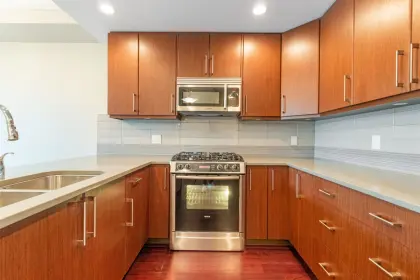 404 15336 17a Avenue, Surrey, BC, Surrey — Apartment/Condo for sale