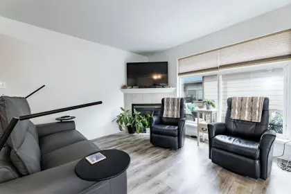 204 19705 56 Avenue, Langley, BC, Langley — Apartment/Condo for sale