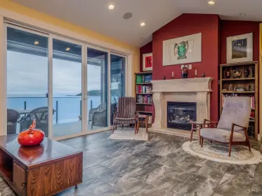 6061 Silverstone Lane, Sechelt, BC, Sechelt — Single Family Residence for sale
