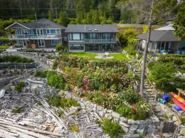 6061 Silverstone Lane, Sechelt, BC, Sechelt — Single Family Residence for sale