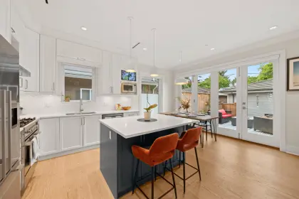 1751 E 14th Avenue, Vancouver, BC, Vancouver — Half Duplex for sale