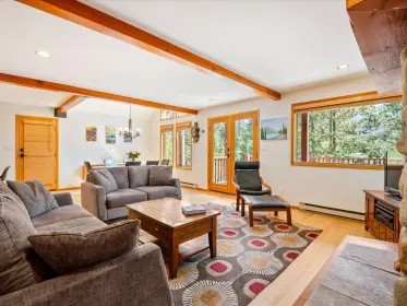 9599 Emerald Place, Whistler, BC, Whistler — Single Family Residence for sale