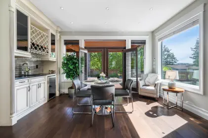 15438 Oxenham Avenue, White Rock, BC, White rock — Single Family Residence for sale